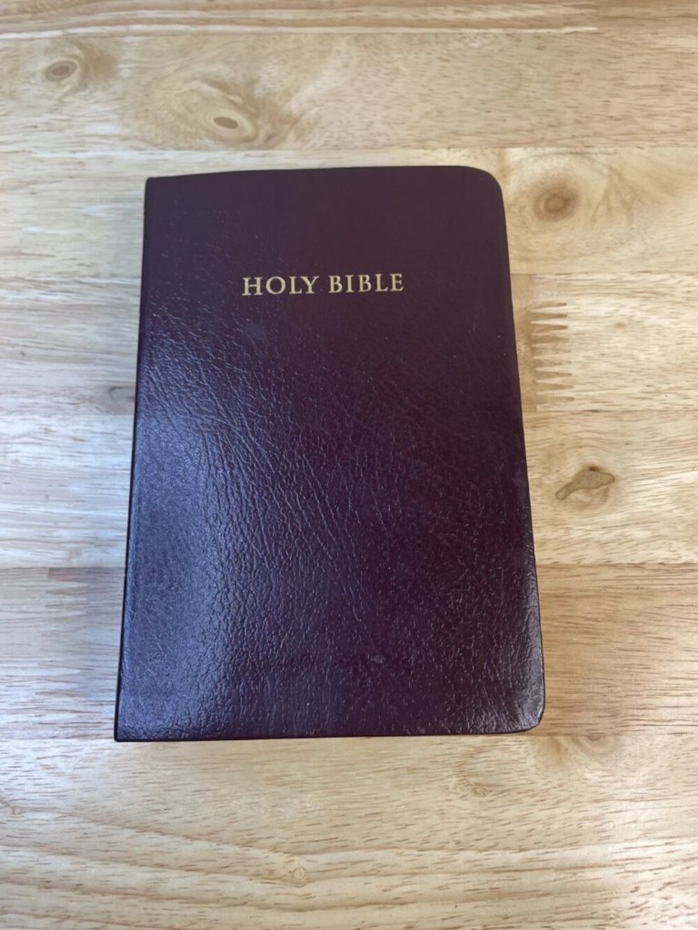 Nelson NKJV Compact Text Bible Burgundy Bonded Leather Gold Edges Concordance